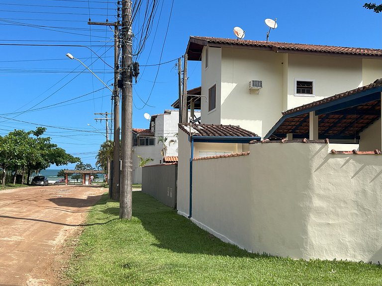 Linda casa a poucos passos da Praia da Lagoinha