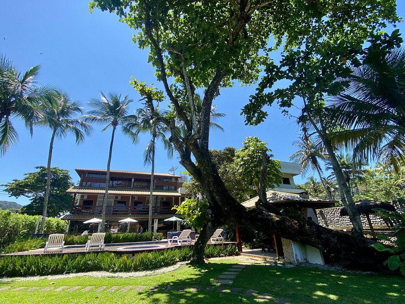 Magnífica casa pé na areia 4 suítes c/ ar e piscina